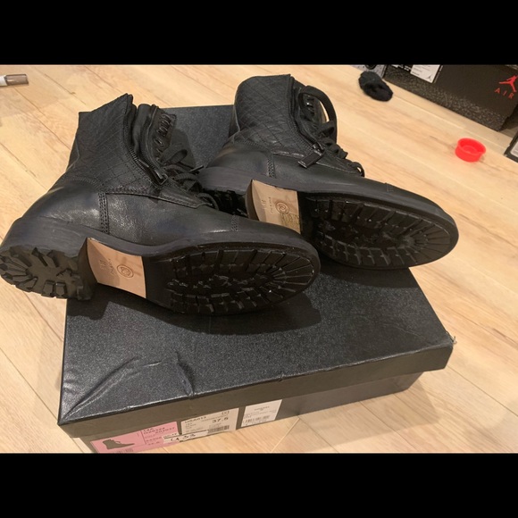 CHANEL Combat Boots 38.5 Black - Picture 3 of 8